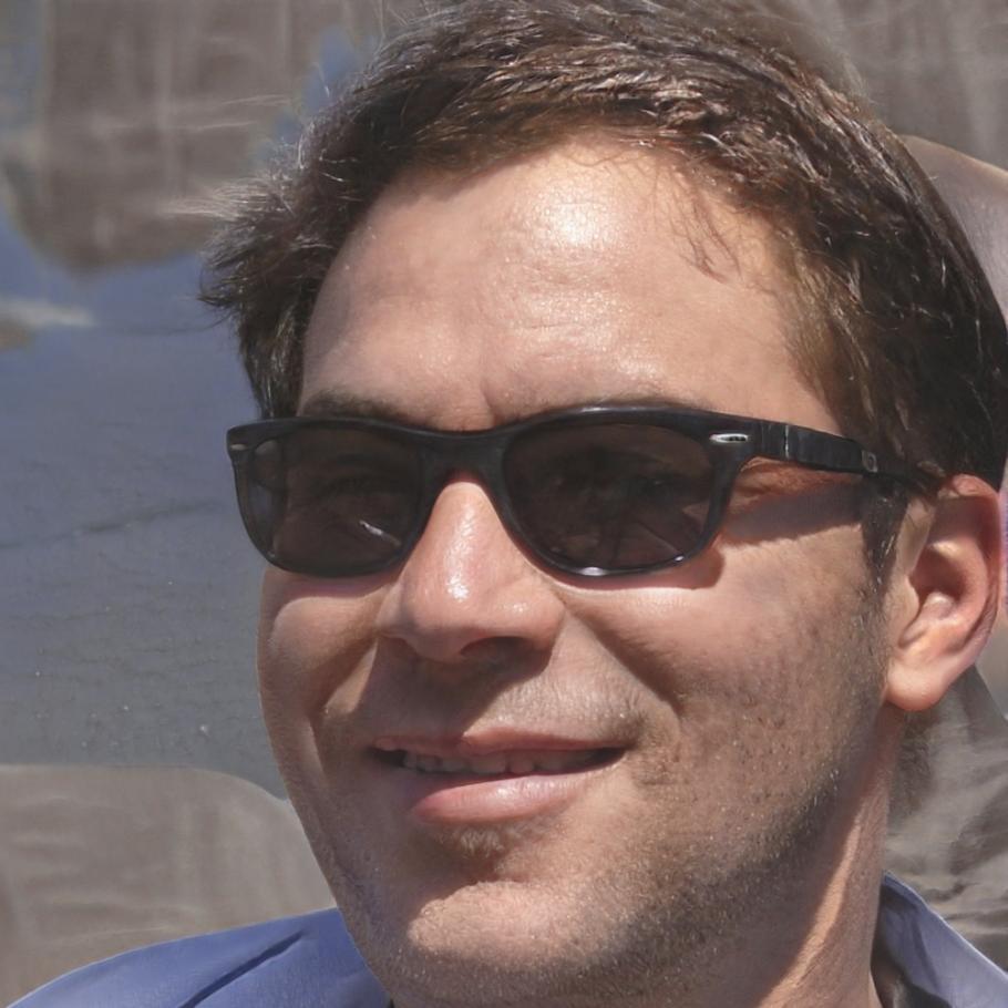 Финансовый консультант Арман Досмуханбетов